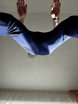 Gingerbeard40 online show from 12-04-25, 08:01