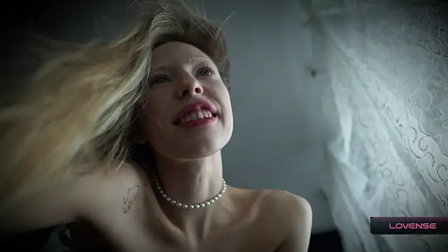  Phantom thread  online show from 12-02-25, 09:25