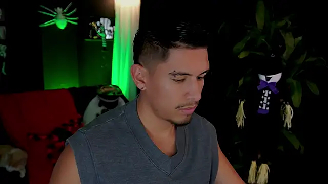 Aaronfox x online show from 10-17-25, 06:10