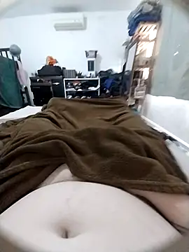 Snapshot of luluankle chatting on 10-05-25, 06:17 luluankle online show from 10-05-25, 06:17