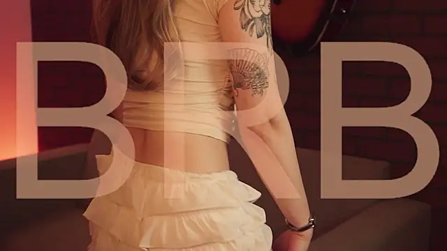 EllieCutes online show from 02-09-26, 05:55