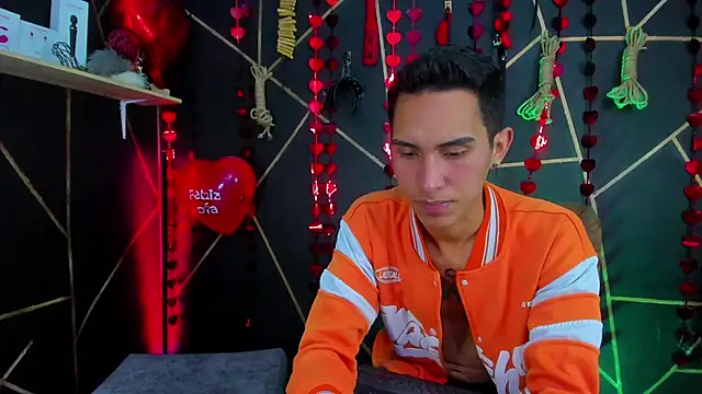 Snapshot of MillersKink chatting on 02-15-25, 08:33 MillersKink online show from 02-15-25, 08:33