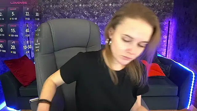 MaribelRiverr  online show from 12-19-24, 10:02
