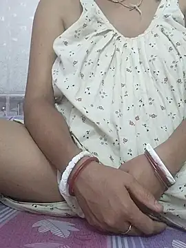 miss-Riy online show from 11-23-25, 05:13