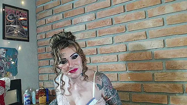 Snapshot of meganluv69 chatting on 12-29-24, 02:31 meganluv69 online show from 12-29-24, 02:31