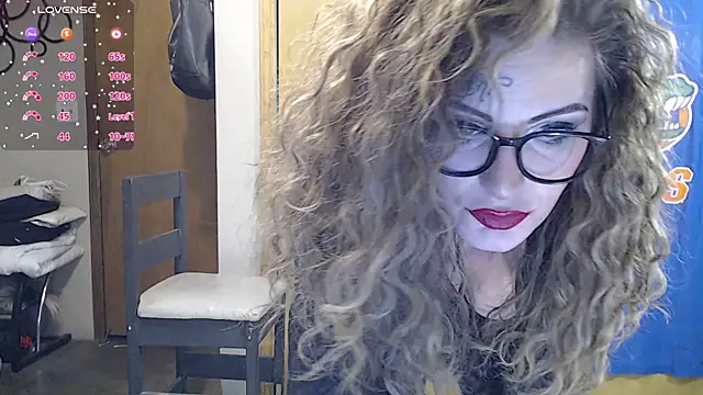 Snapshot of meganluv69 chatting on 03-04-25, 03:59 meganluv69 online show from 03-04-25, 03:59