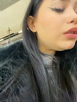 Chloe  Moon online show from 12-22-24, 07:10