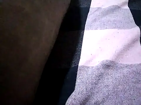 Snapshot of nikini1621 chatting on 11-22-25, 02:05 nikini1621 online show from 11-22-25, 02:05