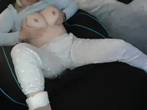 LaRa forU online show from 01-26-25, 05:13