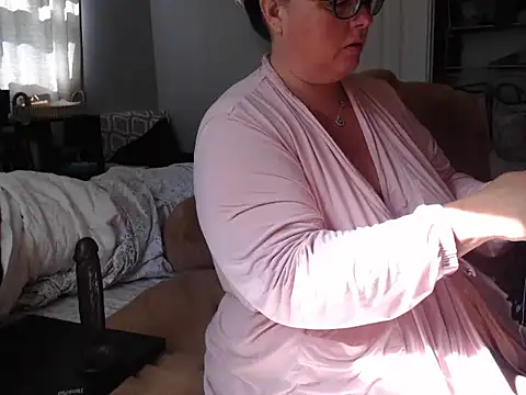 LauLauPAWG online show from 09-26-25, 07:18