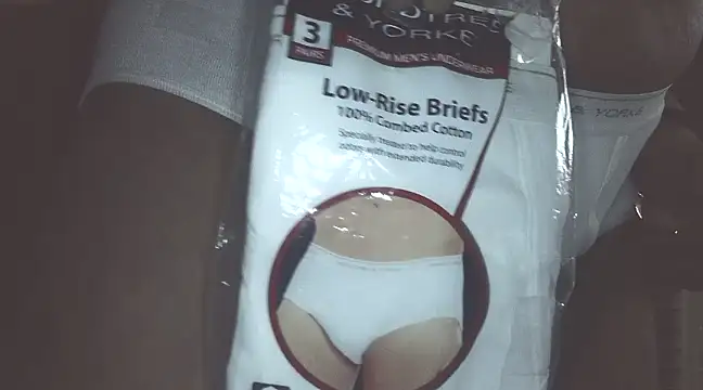 Snapshot of briefsguy4life@xh chatting on 02-13-25, 04:00 briefsguy4lifexh online show from 02-13-25, 04:00