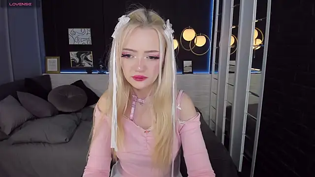 EmilyAir online show from 12-28-24, 01:18