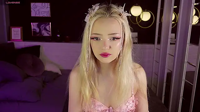 EmilyAir online show from 12-28-24, 09:08