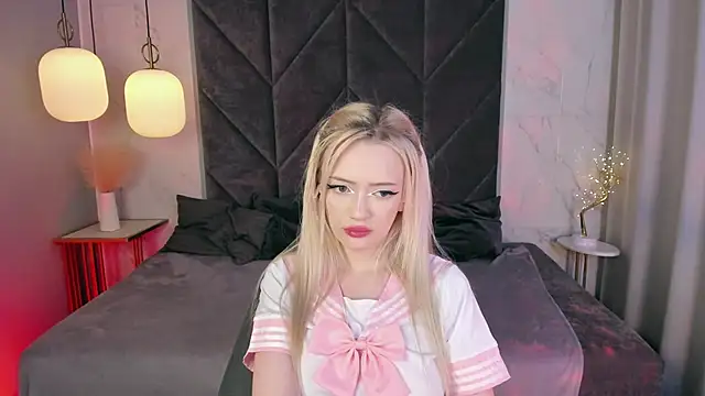 EmilyAir online show from 12-16-25, 04:50