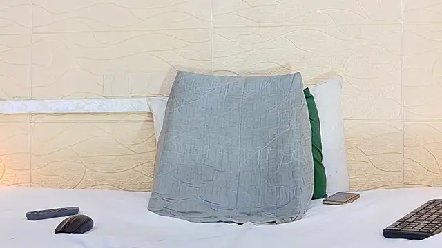 Chocolatte bar online show from 03-18-25, 04:48