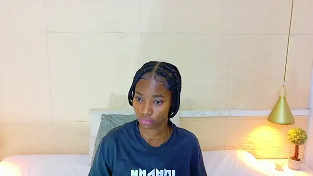 Chocolatte bar online show from 02-25-26, 01:43