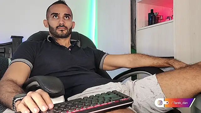 orion1993 online show from 02-14-25, 01:08