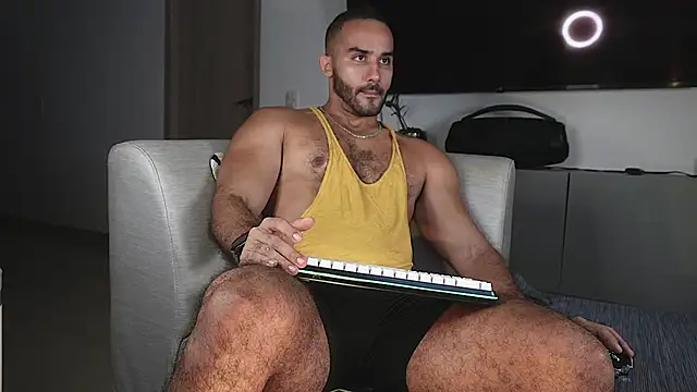 Snapshot of orion1993 chatting on 12-23-25, 09:18 orion1993 online show from 12-23-25, 09:18