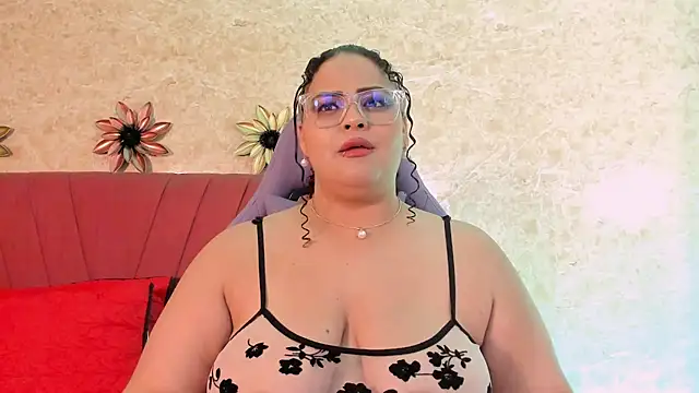 juli 2tyes online show from 10-13-25, 03:50