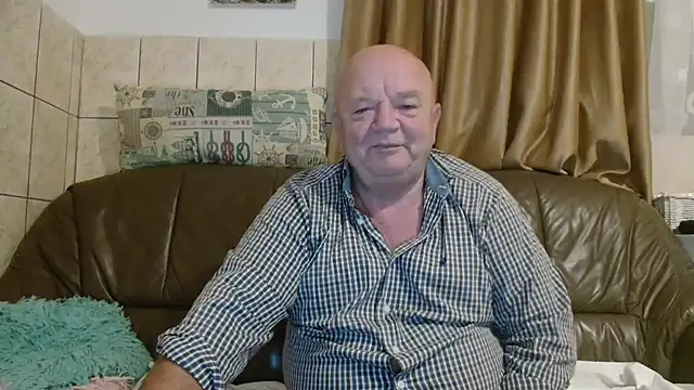 Snapshot of fullballs6 chatting on 10-03-25, 01:57 fullballs6 online show from 10-03-25, 01:57