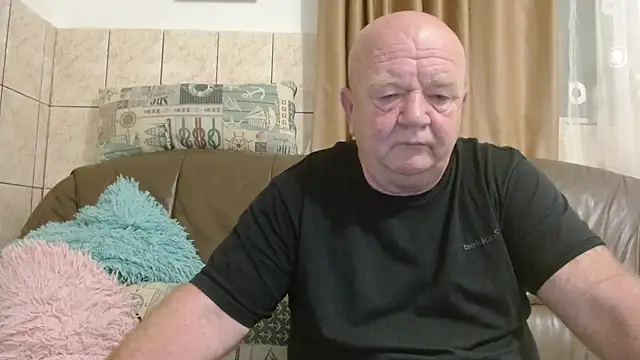 Snapshot of fullballs6 chatting on 10-24-25, 02:30 fullballs6 online show from 10-24-25, 02:30