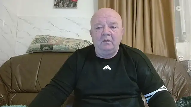 Snapshot of fullballs6 chatting on 01-15-26, 03:00 fullballs6 online show from 01-15-26, 03:00