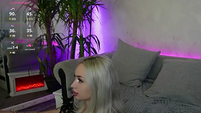 Snapshot of BambiAndAyline chatting on 01-28-25, 05:22 BambiAndAyline online show from 01-28-25, 05:22