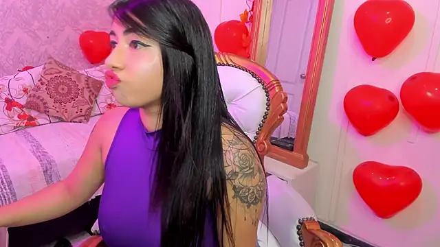 Snapshot of Sexy_cristall_ chatting on 02-21-25, 08:05 Sexy cristall  online show from 02-21-25, 08:05