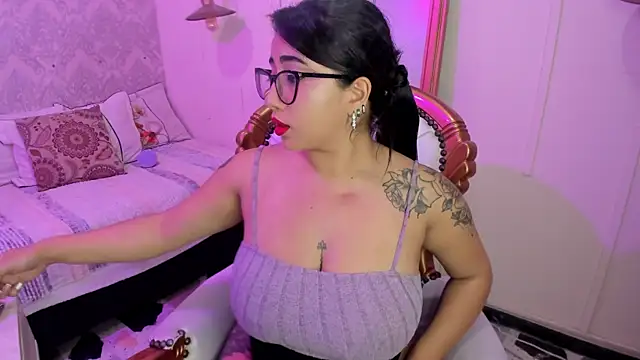 Snapshot of Sexy_cristall_ chatting on 03-02-25, 12:20 Sexy cristall  online show from 03-02-25, 12:20