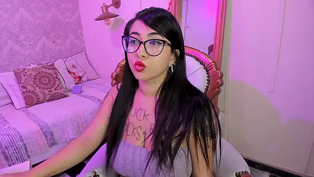 Snapshot of Sexy_cristall_ chatting on 03-02-25, 10:03 Sexy cristall  online show from 03-02-25, 10:03
