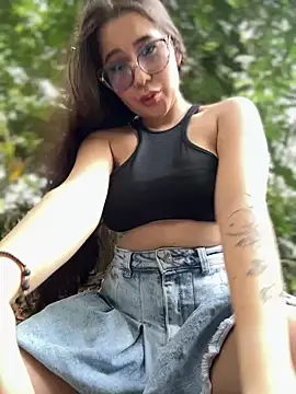 Snapshot of LylaLee111 chatting on 02-12-25, 05:26 LylaLee111 online show from 02-12-25, 05:26