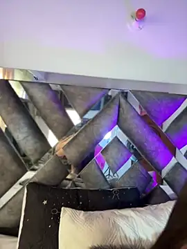 Snapshot of LylaLee111 chatting on 02-24-25, 12:59 LylaLee111 online show from 02-24-25, 12:59