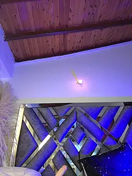 Snapshot of LylaLee111 chatting on 03-07-25, 04:22 LylaLee111 online show from 03-07-25, 04:22