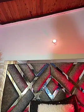 Snapshot of LylaLee111 chatting on 03-18-25, 12:58 LylaLee111 online show from 03-18-25, 12:58