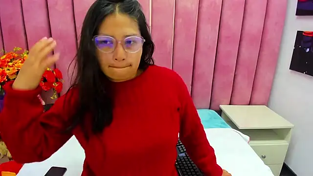 Miaa Smiith  online show from 09-21-25, 02:46