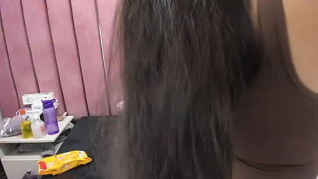 Miaa Smiith  online show from 11-18-25, 03:01