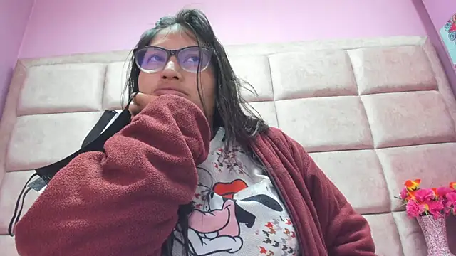 Miaa Smiith  online show from 11-30-25, 04:05