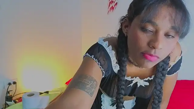 Snapshot of ChannelCox1 chatting on 11-05-25, 07:41 ChannelCox1 online show from 11-05-25, 07:41