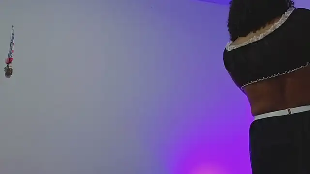 Snapshot of ChannelCox1 chatting on 11-14-25, 07:18 ChannelCox1 online show from 11-14-25, 07:18