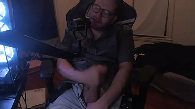 chicostick413 online show from 09-19-25, 04:58