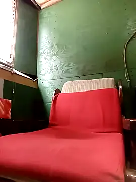 Snapshot of Chocolate_factory_man chatting on 12-14-24, 11:39 Chocolate factory man online show from 12-14-24, 11:39