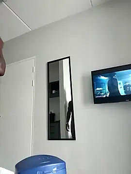 Snapshot of Chocolate_factory_man chatting on 02-02-25, 07:30 Chocolate factory man online show from 02-02-25, 07:30