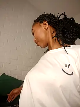 Shria107 online show from 02-18-26, 09:05