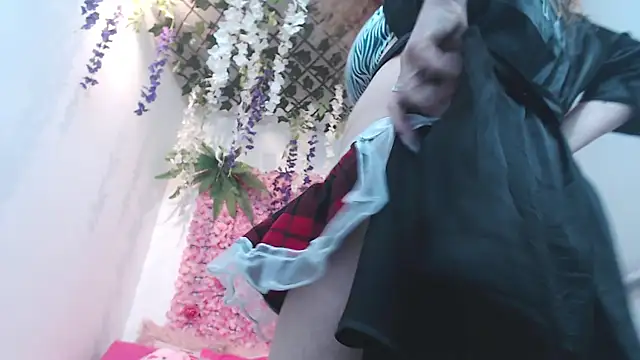 Snapshot of BLONDE_SEXYHOT chatting on 11-04-25, 09:47 BLONDE SEXYHOT online show from 11-04-25, 09:47