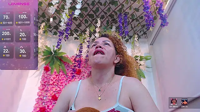 Snapshot of BLONDE_SEXYHOT chatting on 02-10-26, 05:55 BLONDE SEXYHOT online show from 02-10-26, 05:55