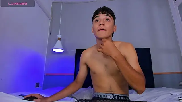 Snapshot of Austin_Cardieff chatting on 12-28-24, 07:43 Austin Cardieff online show from 12-28-24, 07:43