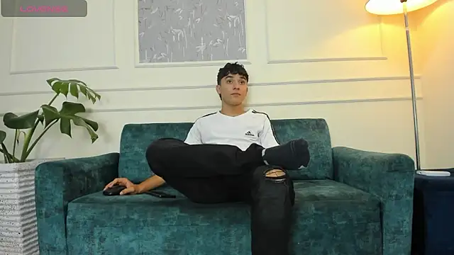 Snapshot of Austin_Cardieff chatting on 01-07-25, 02:53 Austin Cardieff online show from 01-07-25, 02:53