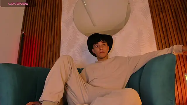 Snapshot of Austin_Cardieff chatting on 01-31-25, 03:41 Austin Cardieff online show from 01-31-25, 03:41