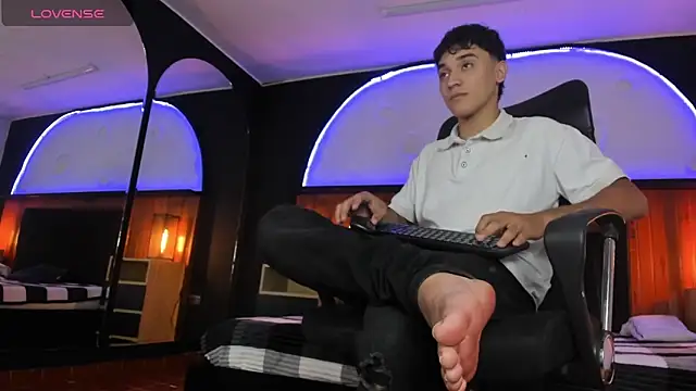 Snapshot of Austin_Cardieff chatting on 03-10-25, 03:34 Austin Cardieff online show from 03-10-25, 03:34