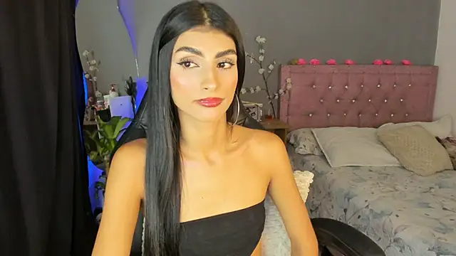 Snapshot of April_Scarlett chatting on 02-08-25, 01:11 April Scarlett online show from 02-08-25, 01:11